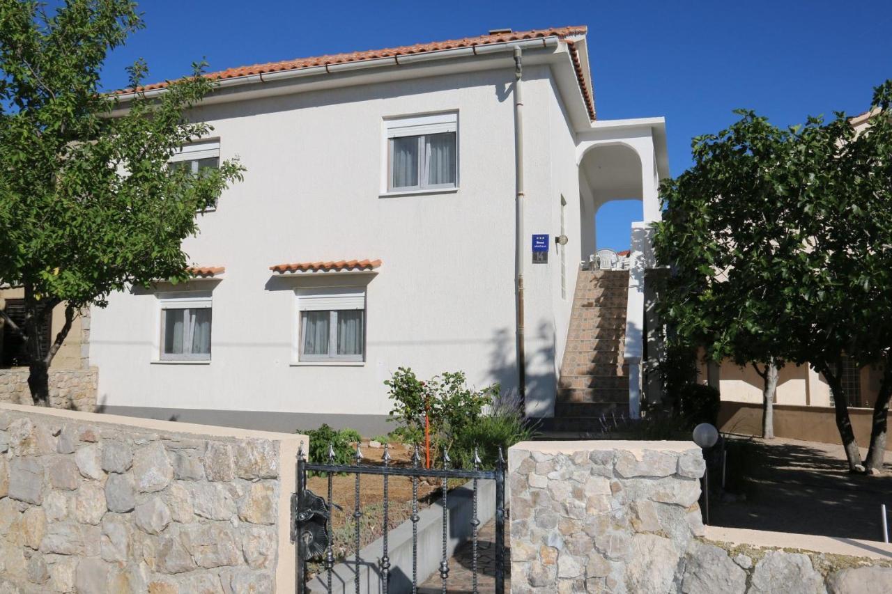 Apartments Nadenic Šilo Εξωτερικό φωτογραφία