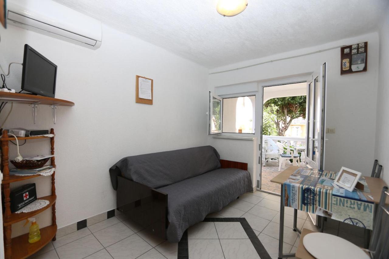 Apartments Nadenic Šilo Εξωτερικό φωτογραφία